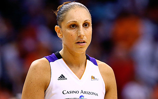 NBA Fans Turn Their Attention to the Ladies Game for a Night