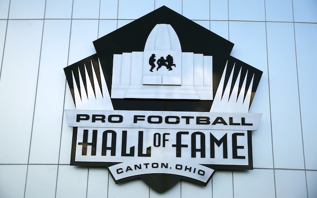 Opening Night Filled With Legends, Sloppy Offense