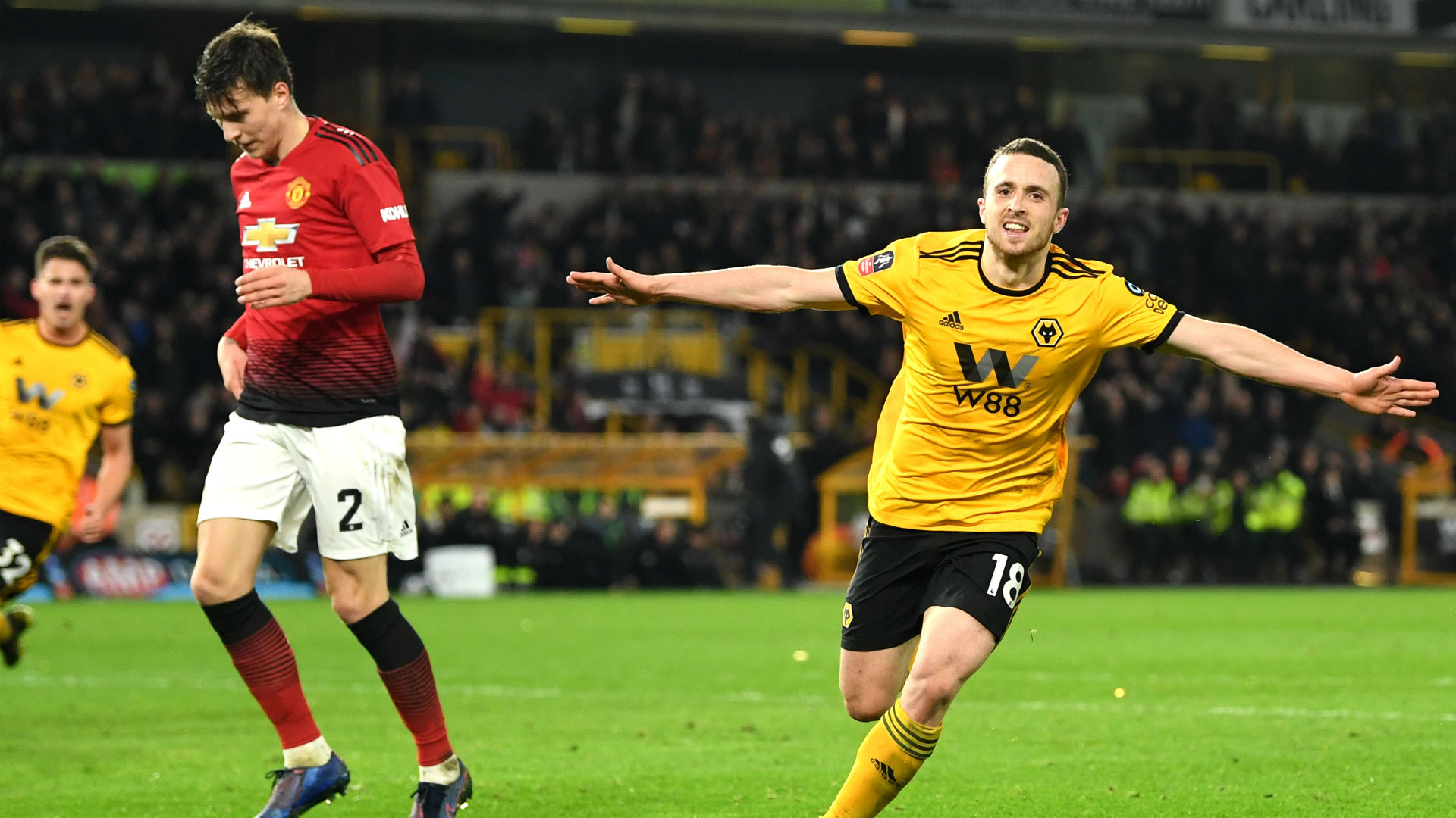 Wolverhampton vs Manchester United Preview, Tips and Odds