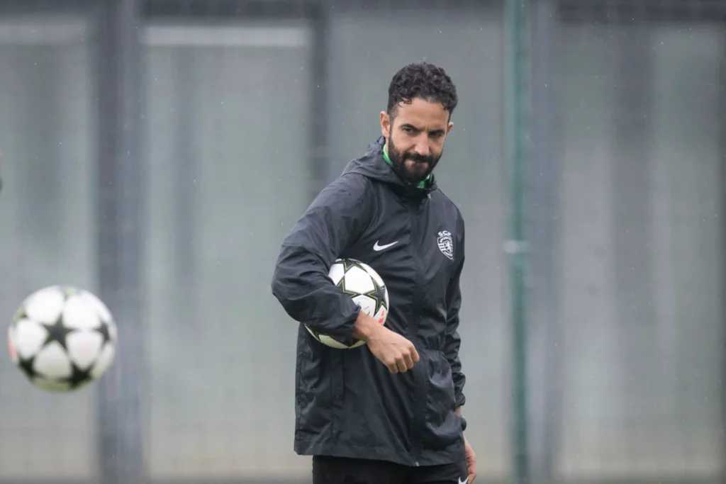 Manchester United manager Ruben Amorim in training