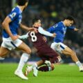 Youri Tielemans chasing Everton players