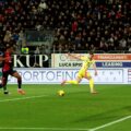Dusan Vlahovic scoring the only goal in the match Cagliari - Juventus