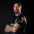 Sergio Ramos posing with Rayedos shirt