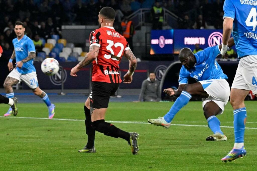 Romelu Lukaku scores Napoli's second goal against Milan