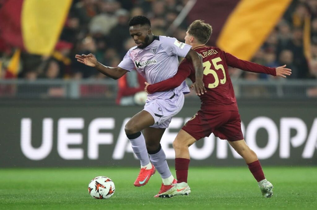 Athletic's Inaki Williams trying to evade Roma player