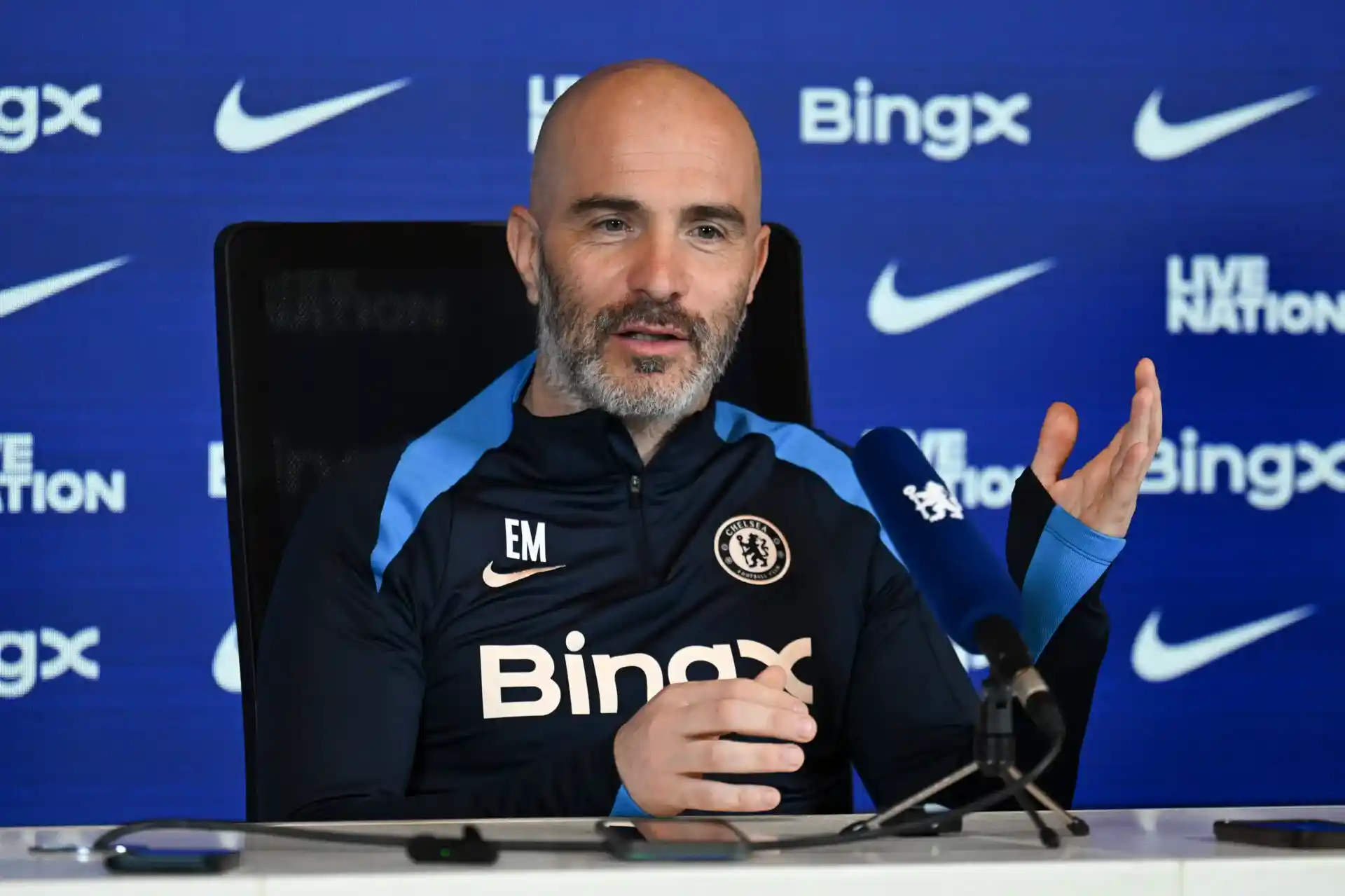 Chelsea manager Enzo Maresca