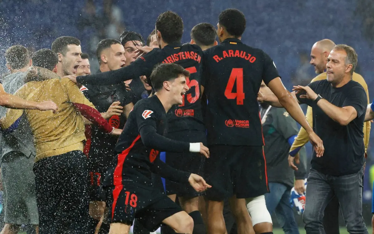 Barcelona players and staff celebrate winning 28th Spanish title