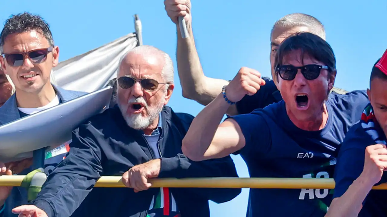 Antonio Conte and Napoli's president De Laurentis during the title celebrations