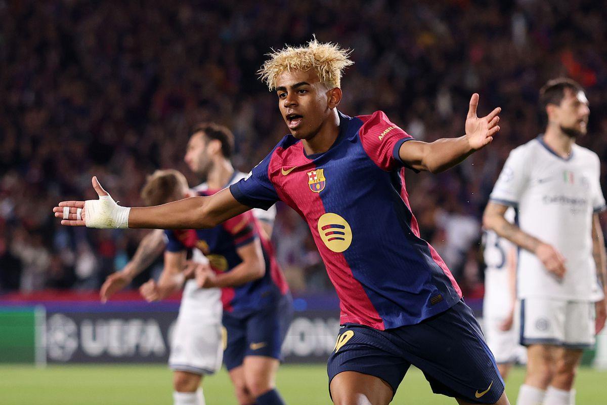 Lamine Yamal celebrates after scoring against Inter in the Champions League