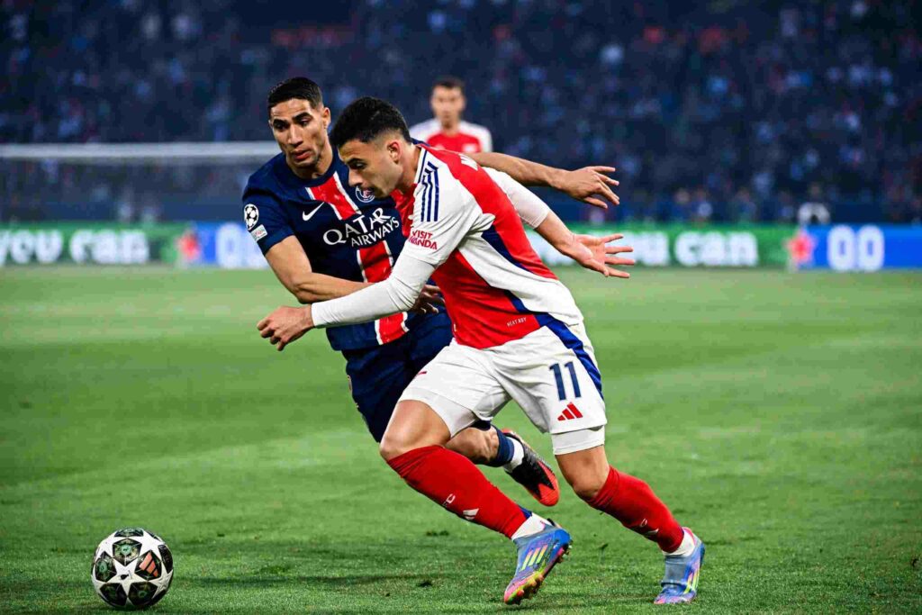 Gabriel Martinelli and Achraf Hakimi during Champions League semifinal between PSG and Arsenal