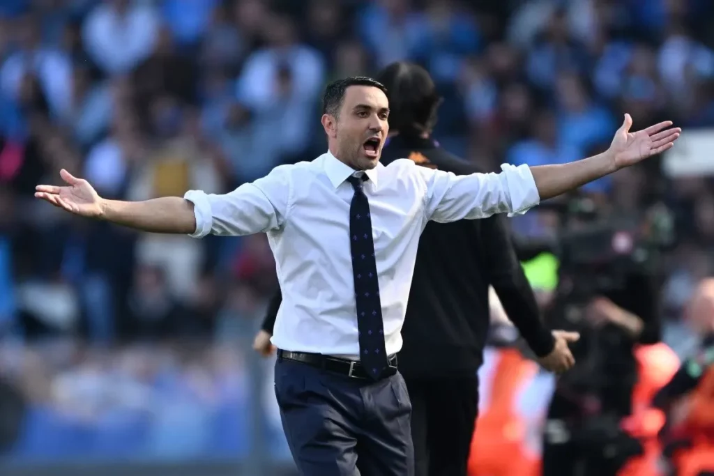 Fiorentina head coach Raffaele Palladino
