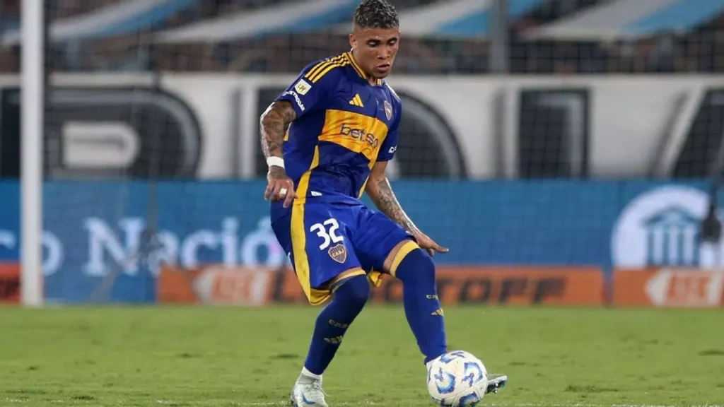 Boca Juniors defender Ayrton Costa