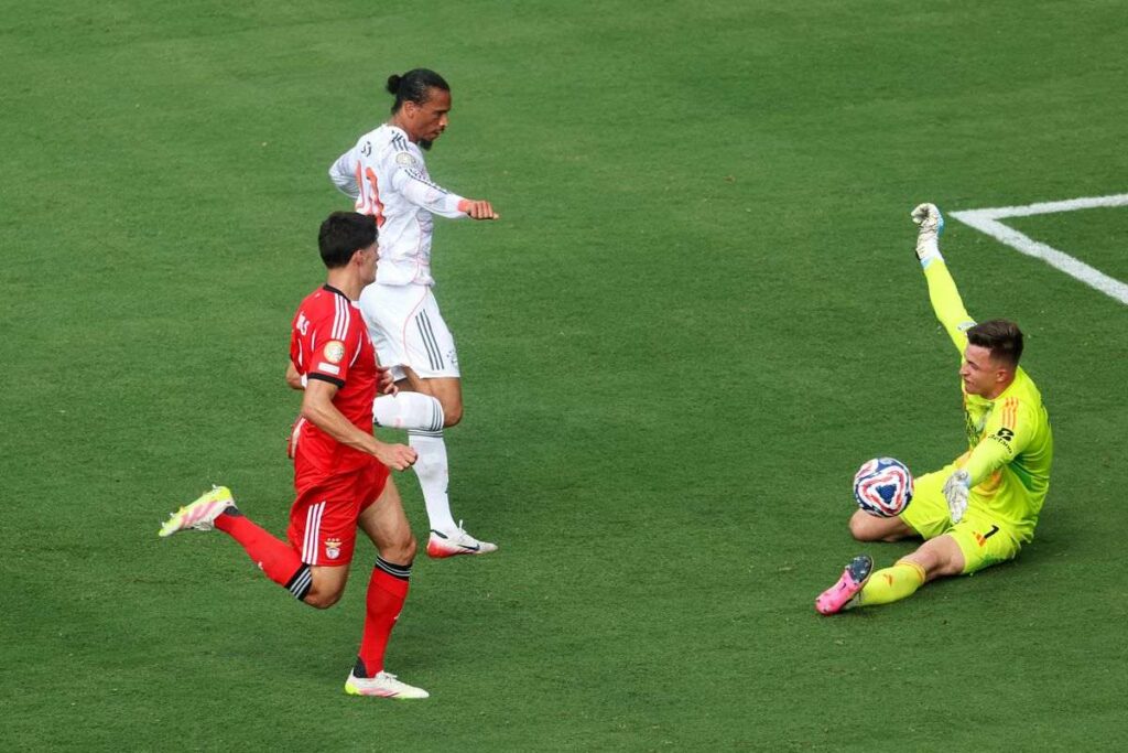 Anatoliy Trubin saves Leroy Sane's shot