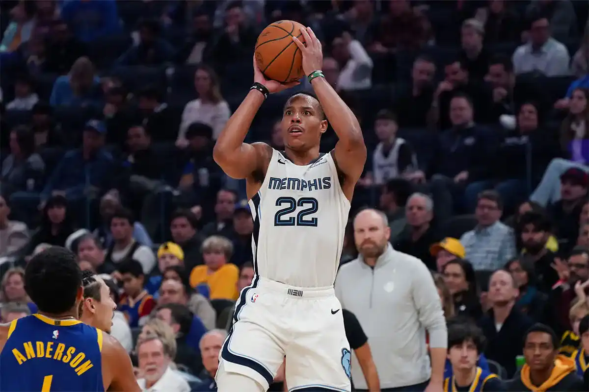 Former Memphis Grizzlies guard Desmond Bane shoots at the basket