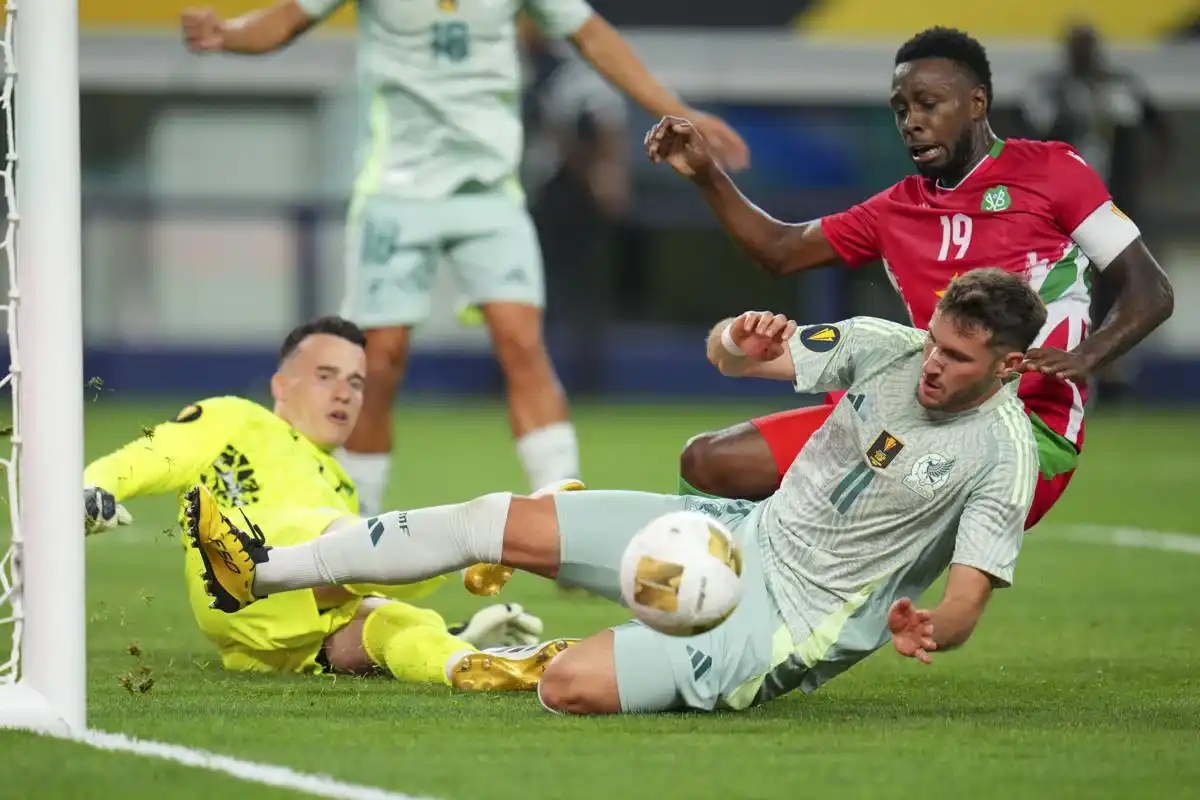 Tense moment during the Gold Cup match between Mexico and Suriname