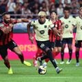Lamine Yamal dribbling past FC Seoul player