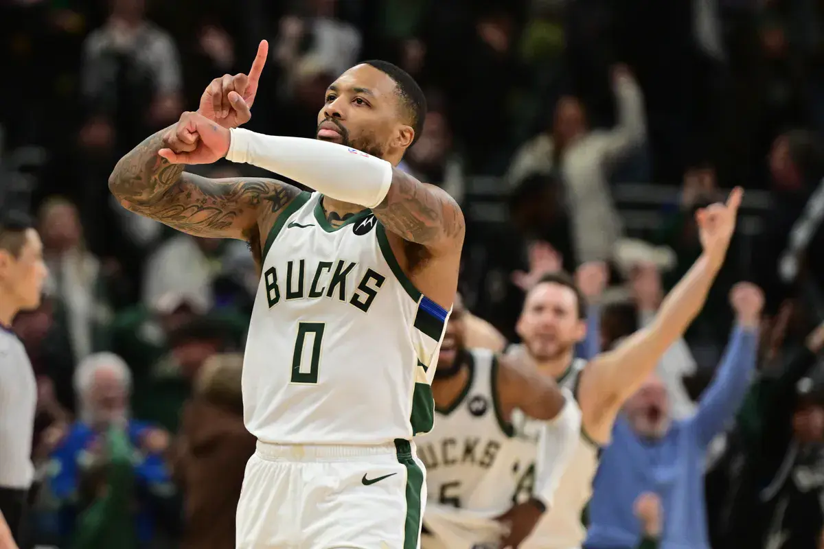 Damian Lillard with his Dame Time celebration
