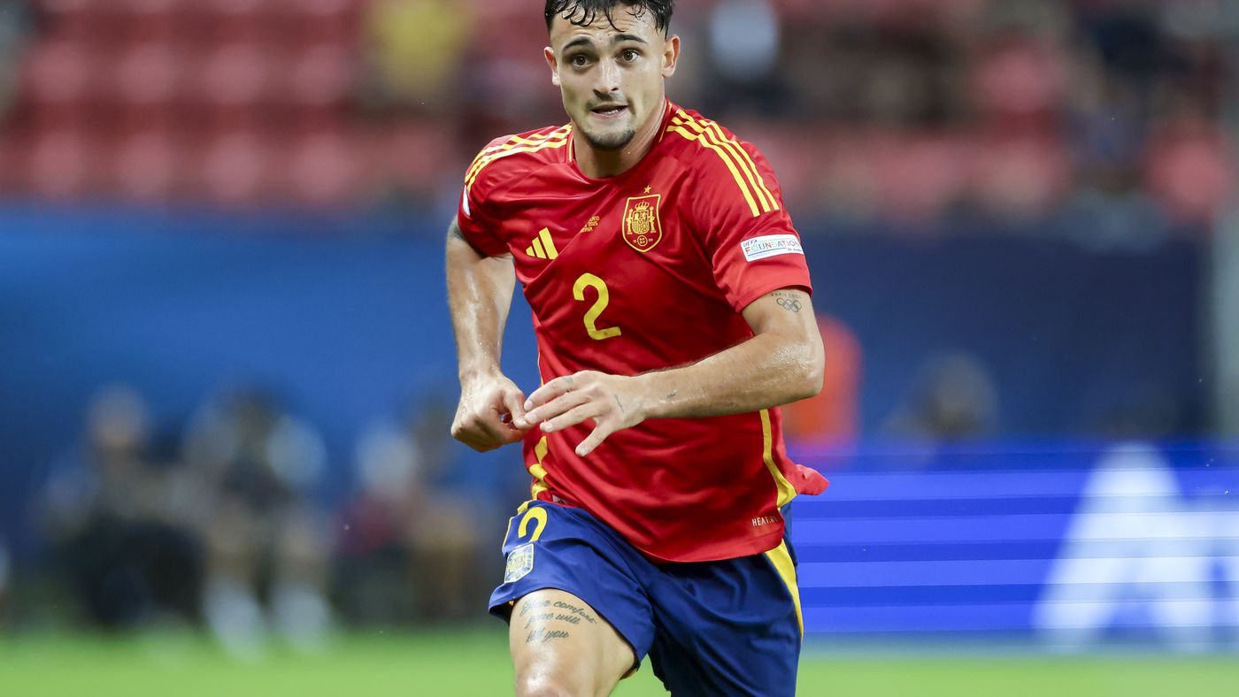 Atletico Madrid new signing Marc Pubill with Spain U21 team