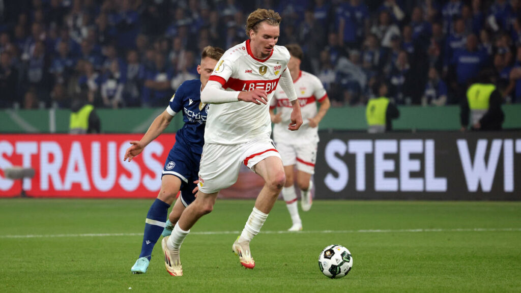 Stuttgart forward Nick Woltemade dribbles the ball