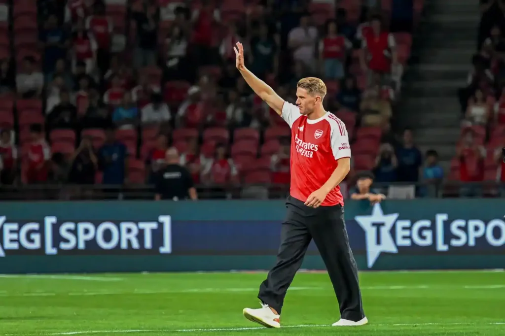 Viktor Gyokeres presented to the Arsenal fans for the first time