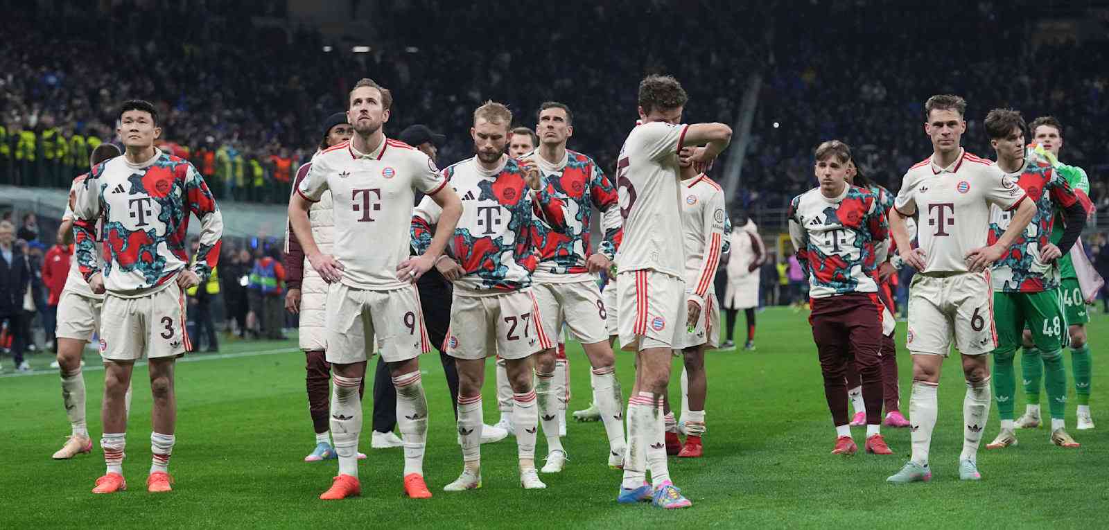 Bayern Munich players after match