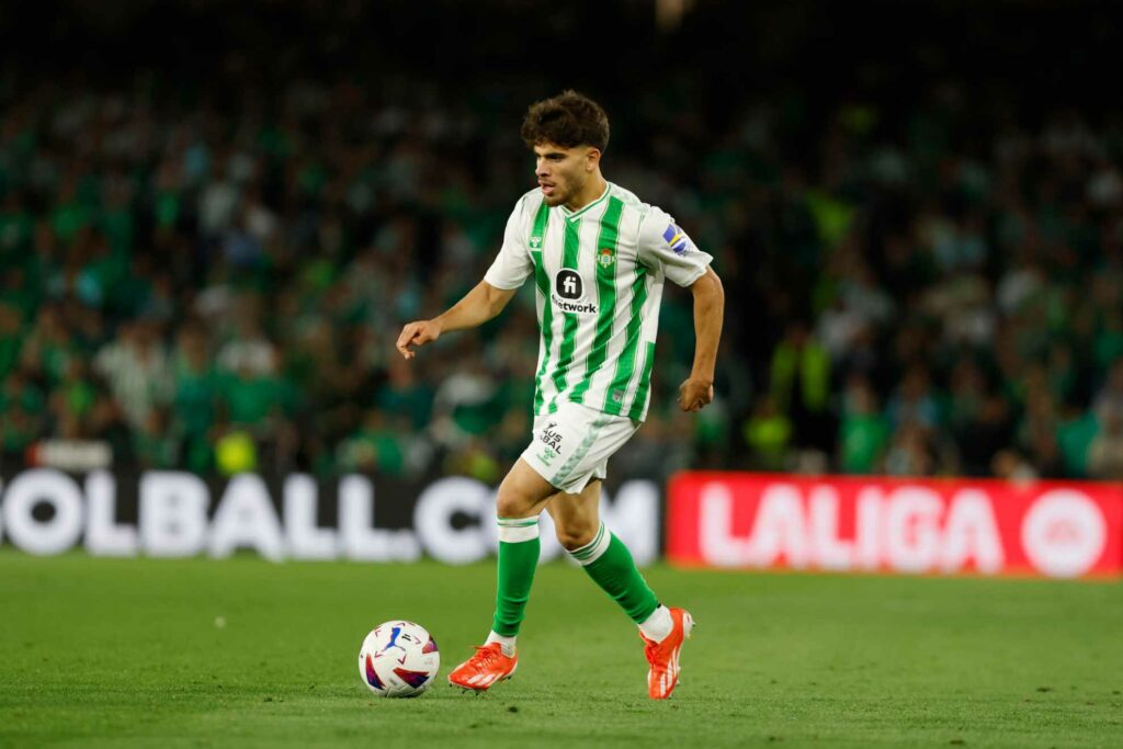 Betis winger Ez Abde with the ball at his feet