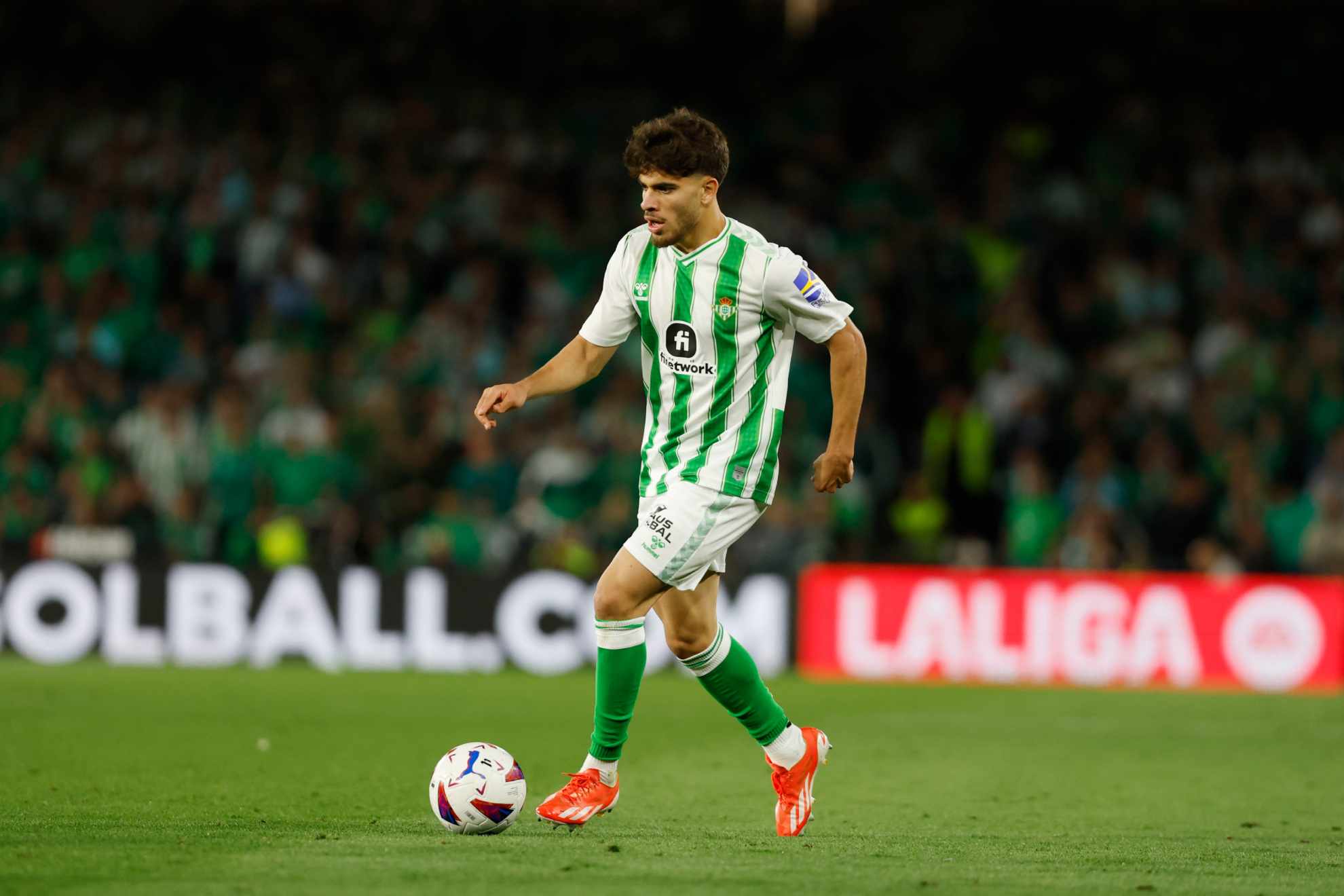 Betis winger Ez Abde with the ball at his feet