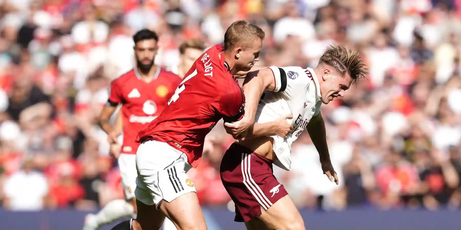 Matthijs De Ligt and Martin Odegaard in a duel