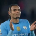 Manuel Akanji clapping