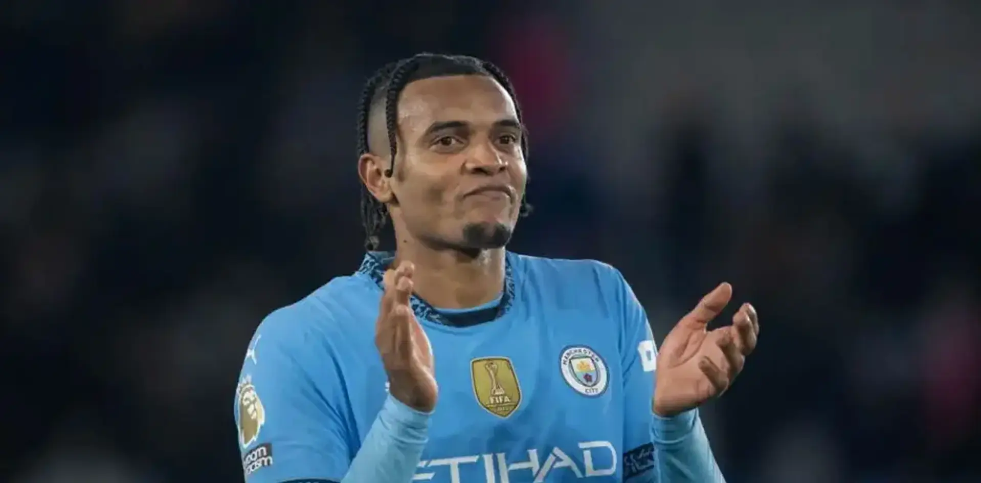 Manuel Akanji clapping