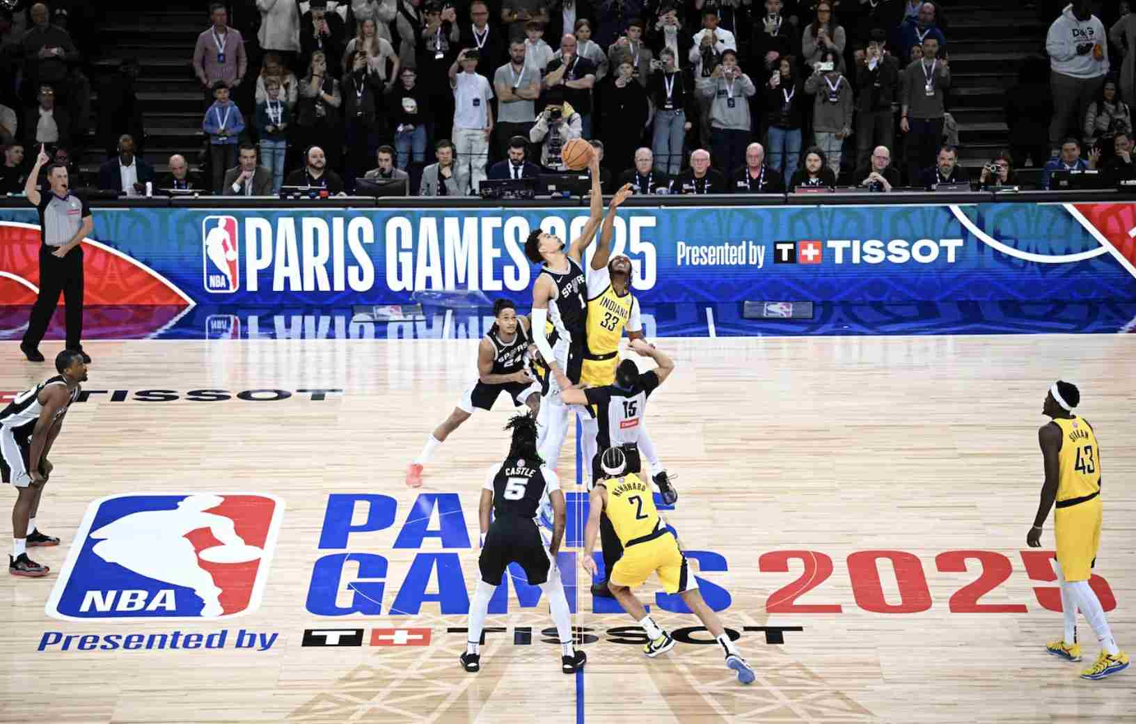 Tip-off of the NBA 2025 Paris game between San Antonio Spurs and Indiana Pacers