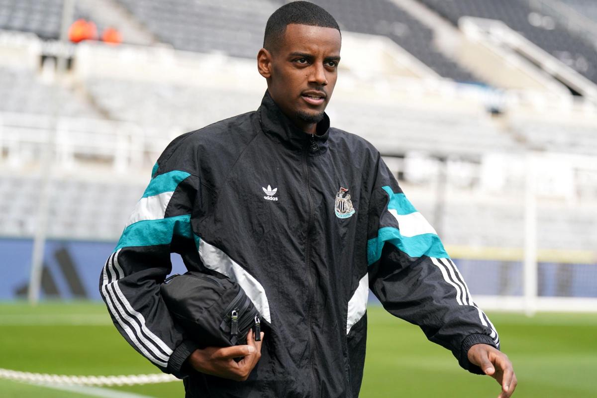 Alexander Isak in training outfit