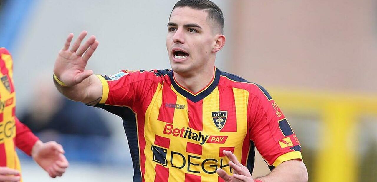 Nikola Krstovic with his former club Lecce