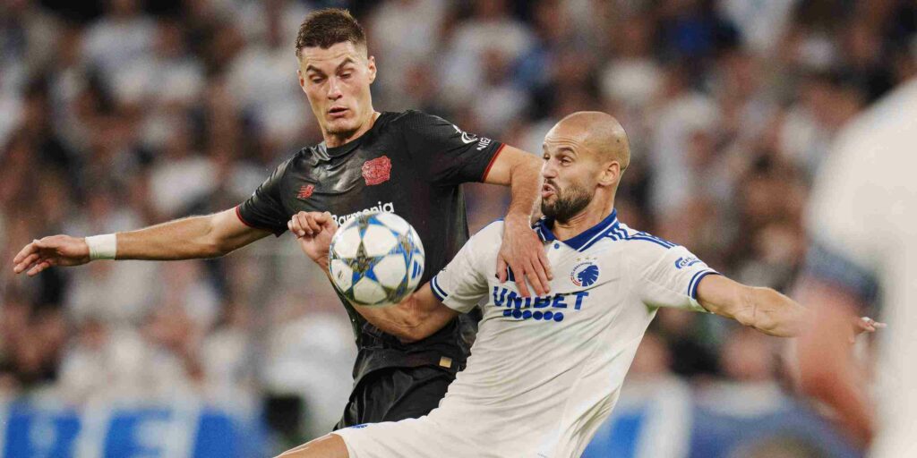 Patrik Schick in a duel with a Copenhagen player
