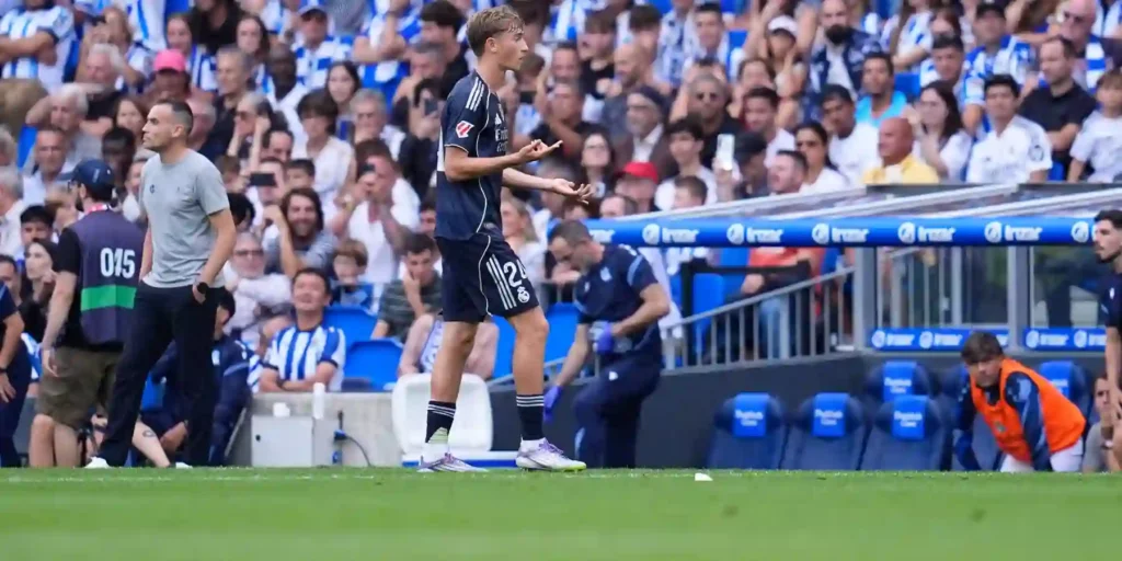 Dean Huijsen has just been shown red card in Real Madrid's visit to Real Sociedad