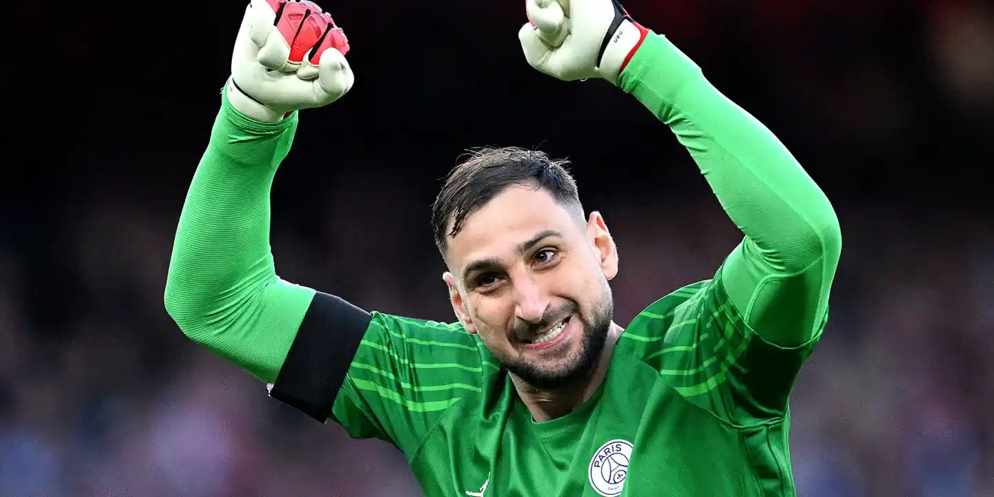 Gianluigi Donnarumma with hands in the air