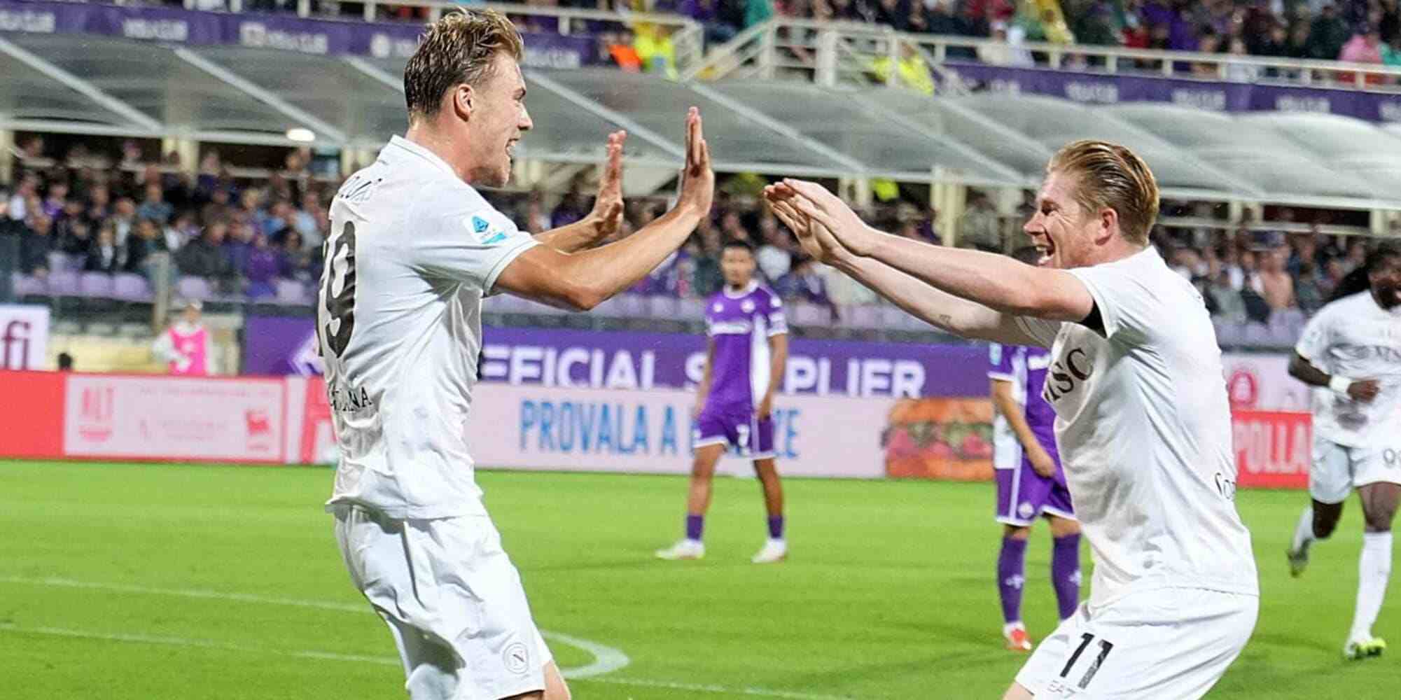 Rasmus Hojlund and Kevin De Bruyne celebrate Napoli goal