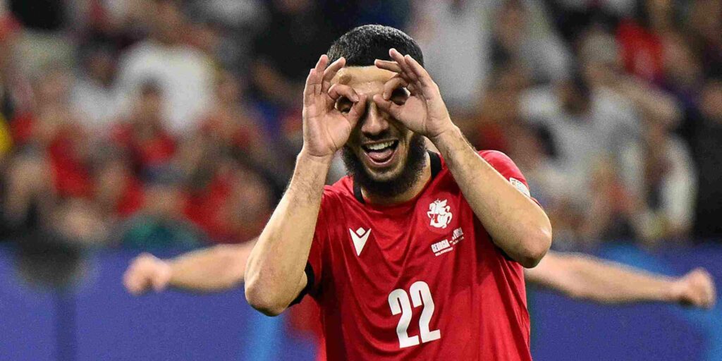Georges Mikautadze with his typical celebration after scoring a goal