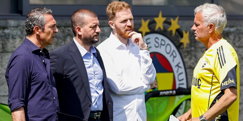 Jose Mourinho during his time at Fenerbahce