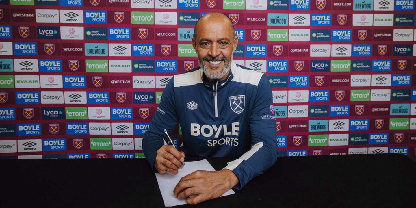 Nuno Espirito Santo signing his West Ham contract