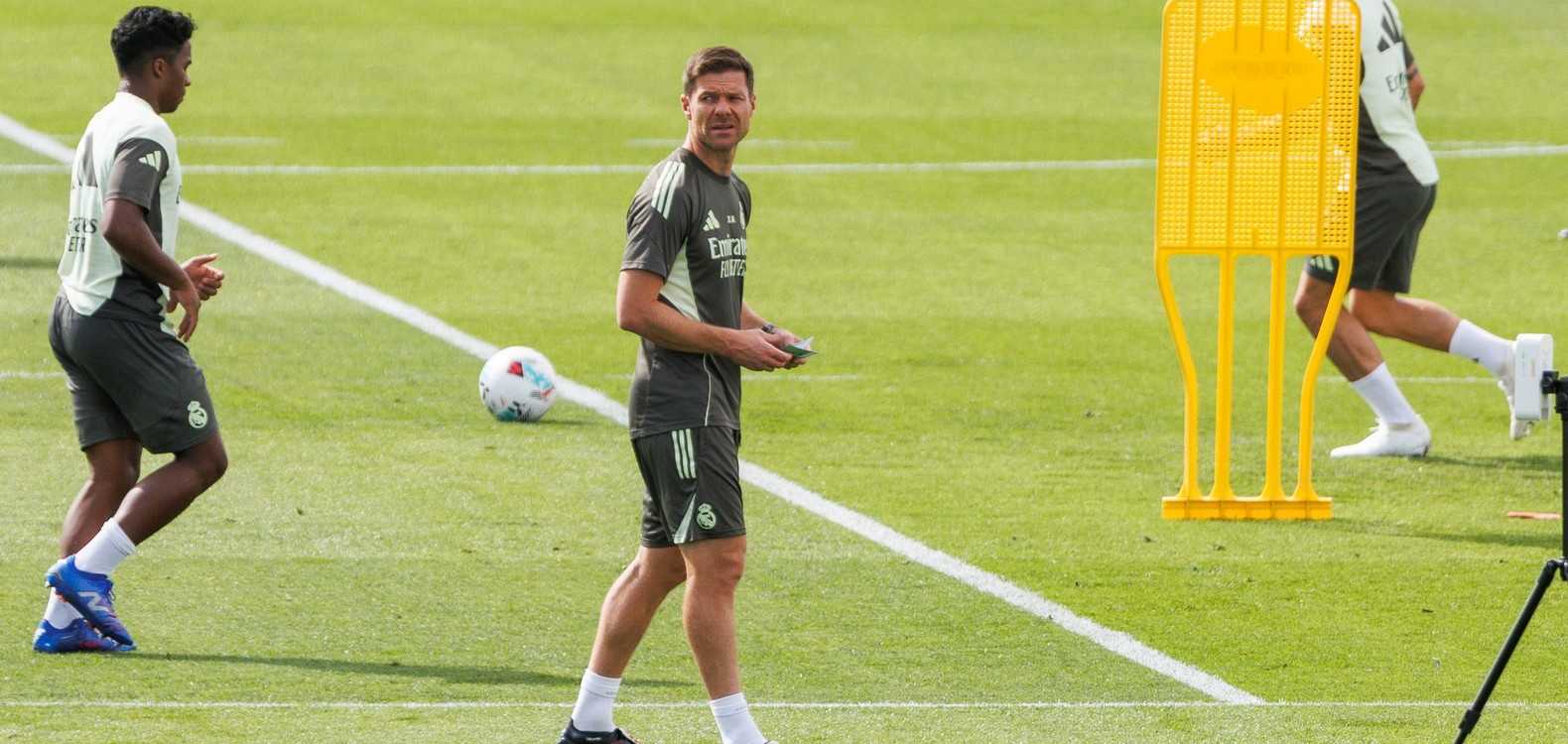 Xabi Alonso leading Real Madrid training session