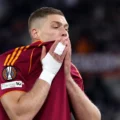 Artem Dovbyk has just missed a penalty for Roma