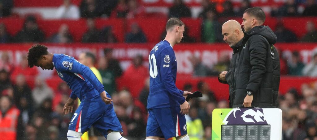 Cole Palmer being substituted