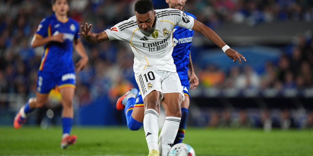 Kylian Mbappe with the ball against Getafe