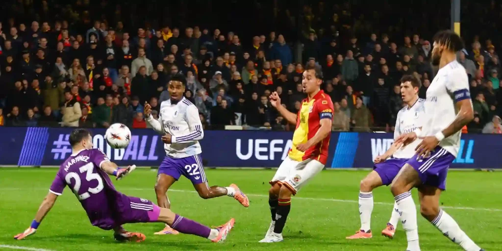 Go Ahead Eagles score against Aston Villa