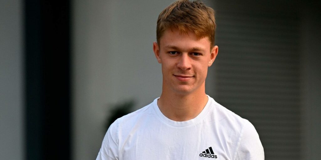 Fiorentina midfielder Hans Nicolussi Caviglia