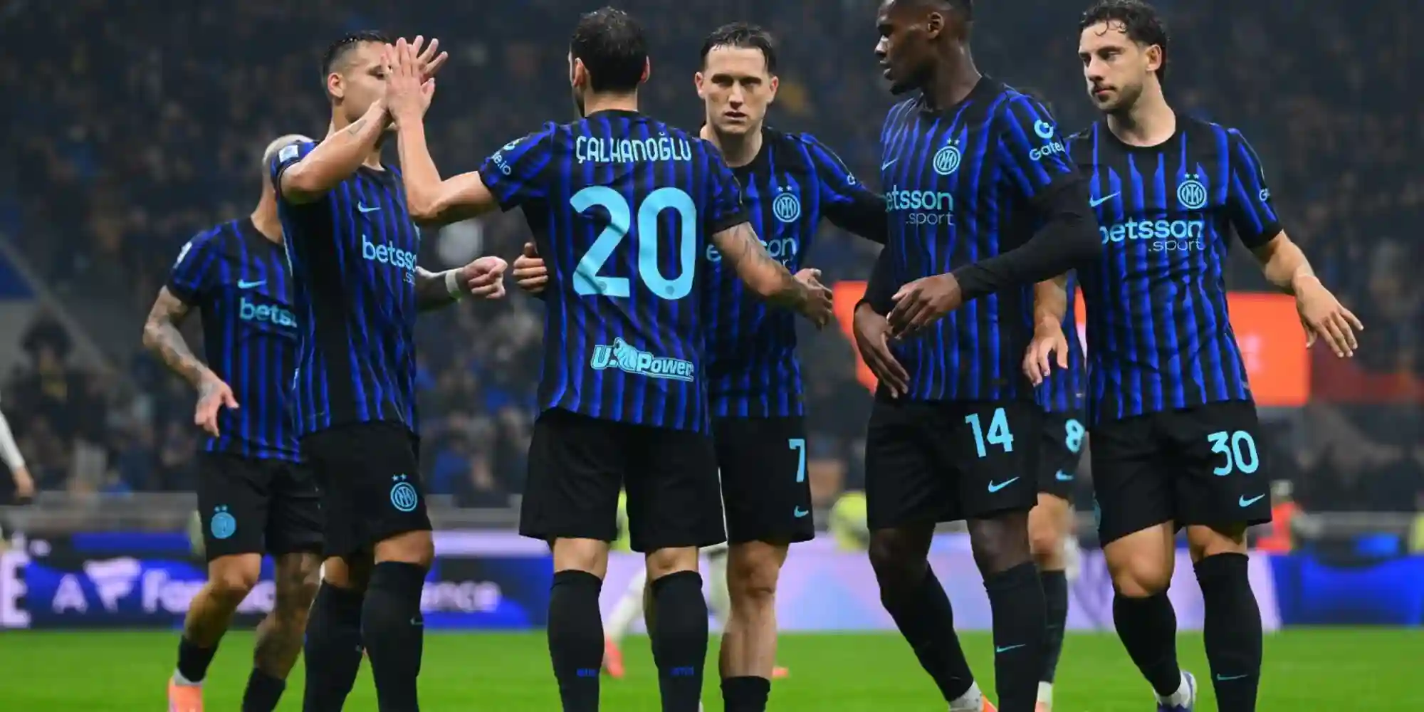 Inter players celebrate after scoring against Fiorentina