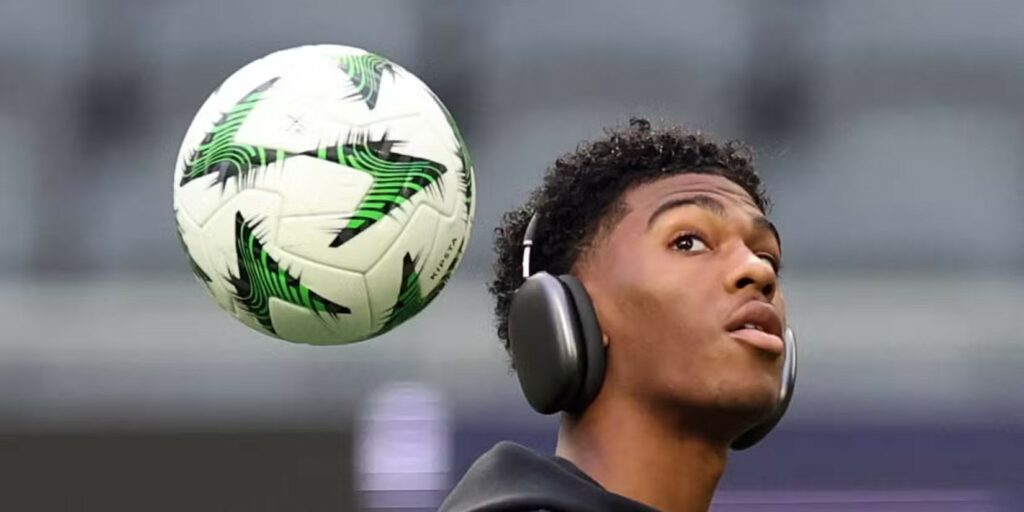 Chelsea defender Josh Acheampong