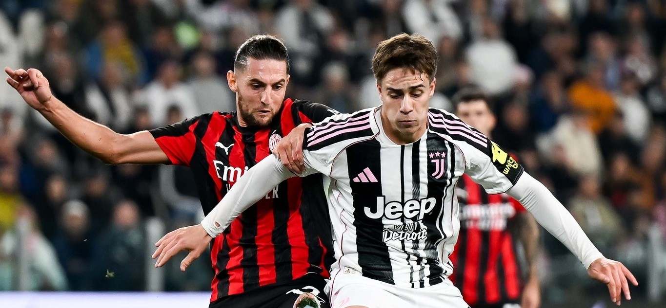 Adrien Rabiot and Kenan Yildiz in a duel