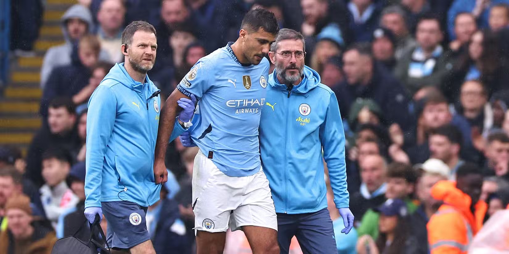 Rodri helped out the field by Manchester City staff